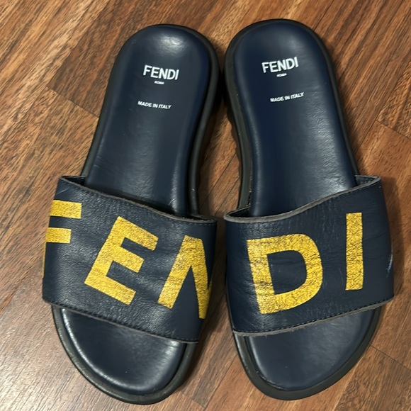 Fendi Kids Slipper - Picture 3 of 7